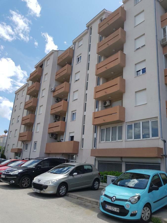 Antonella Apartment Split Exterior photo